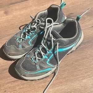 Vasque Shoes ! Size 9